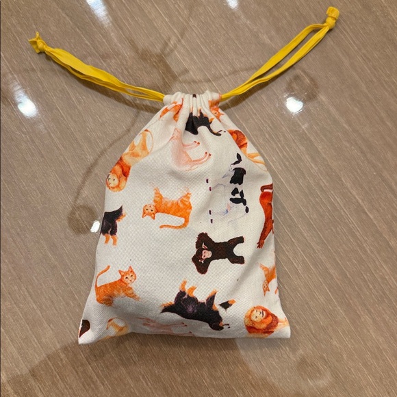 Lovevery Animal Figurines and card matching game - Picture 2 of 2